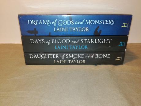 Laini taylor daughter of smoke and bone, 
