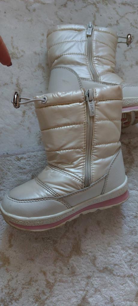 Krásne perletove zimné snehulky, 26