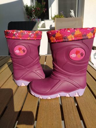 Snehule, 25