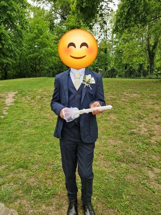 Elegantný chlapcensķý oblek s vestou, 152