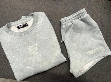 Krásny teplákový komplet značky pari, pc 110 eur, s