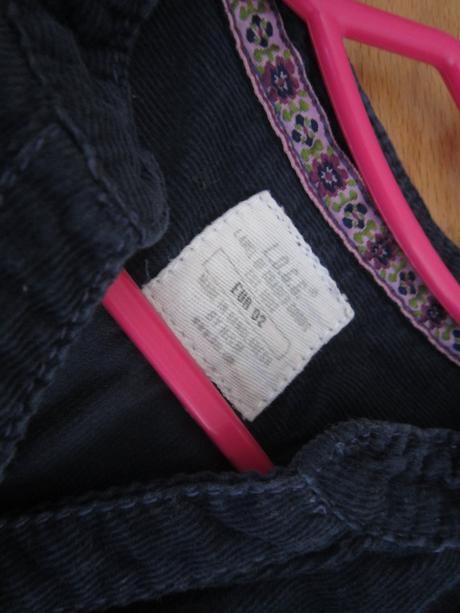 Tmavomodré šaty, l.o.g.g.,92