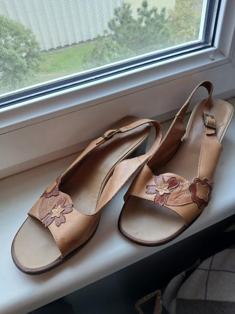 Sandále  kožené  veľ. 39, 39