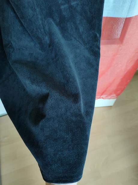 Elegantné šaty pre tehuľky, m