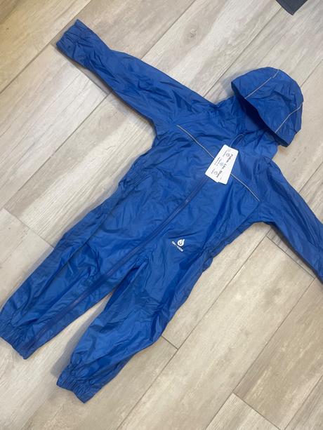 Nepremokavý overal, 98 / 104