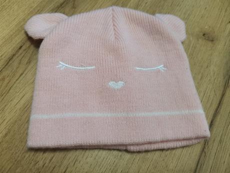 Ružová čiapka, 62