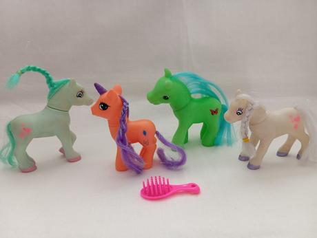 Poníky s hrivami 4 ks, 