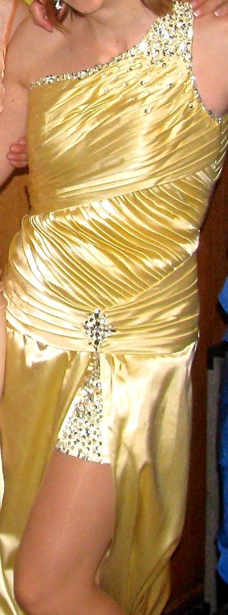 Žlté spoločenské šaty, s
