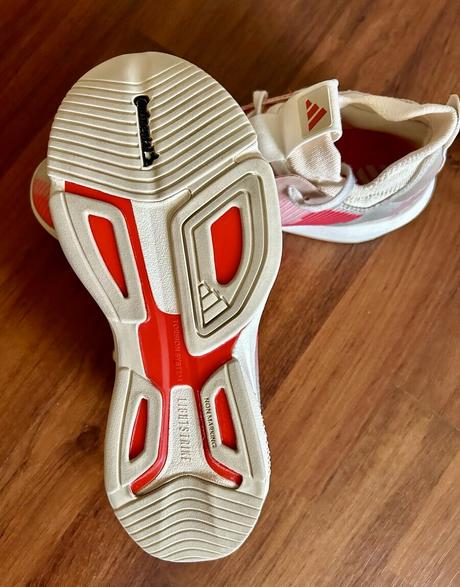 Dámske tenisky zn.adidas performance č.40, adidas,40