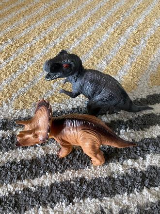 Dinosaury väčší 22cm, 