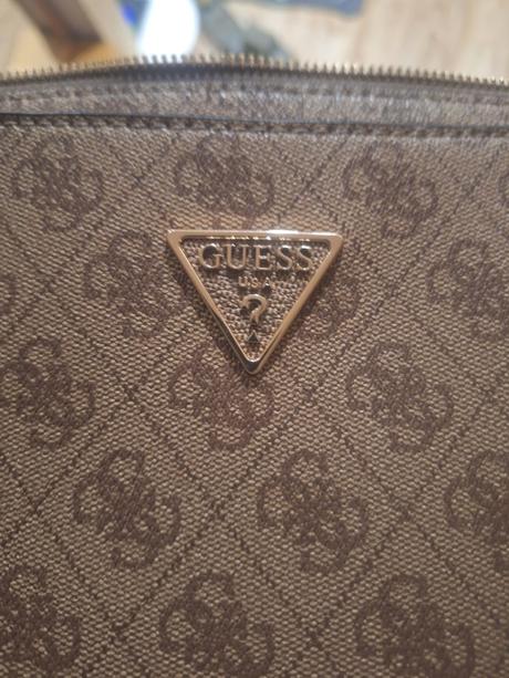 Kabelka, guess