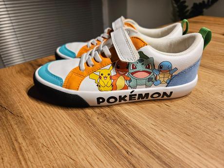 Tenisky next pokémon, next,32