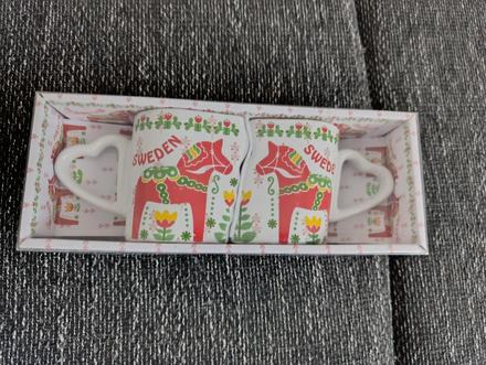 Práve švédske šálky,