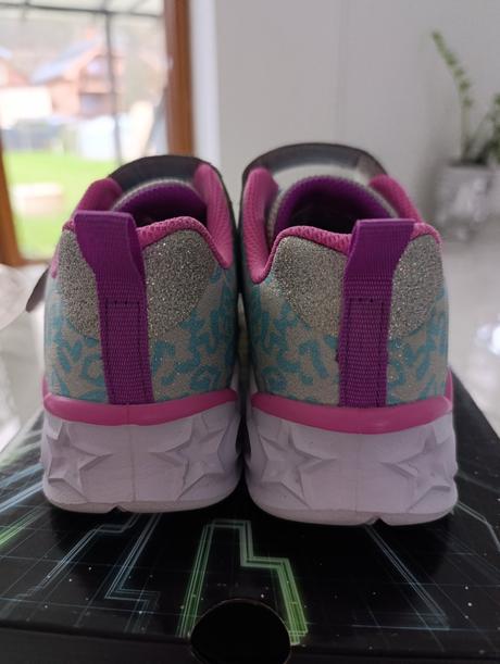 Skechers blikajuce tenisky 35, skechers,35