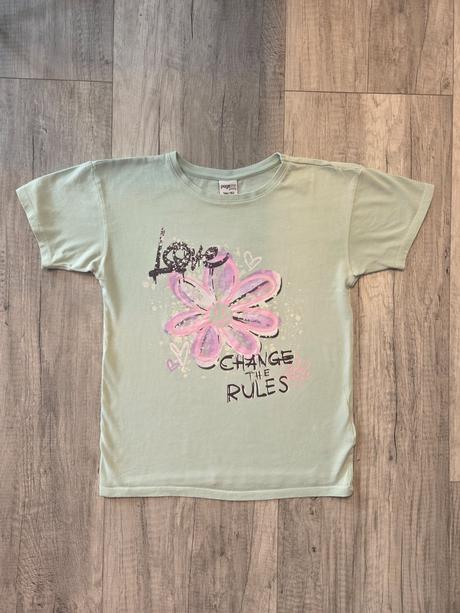 Tričko s kvetom, 152