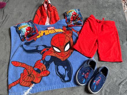 Uterak pončo spinderman + rukavniky,