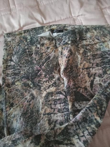 Perfektné nohavice, 42