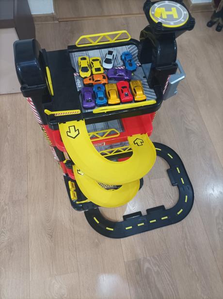 Poschodová garáž,