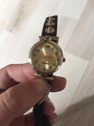 Mam na predaj hodinky,