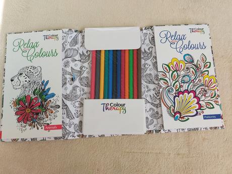 Antistresova omalovanka aj s ceruzkami, 