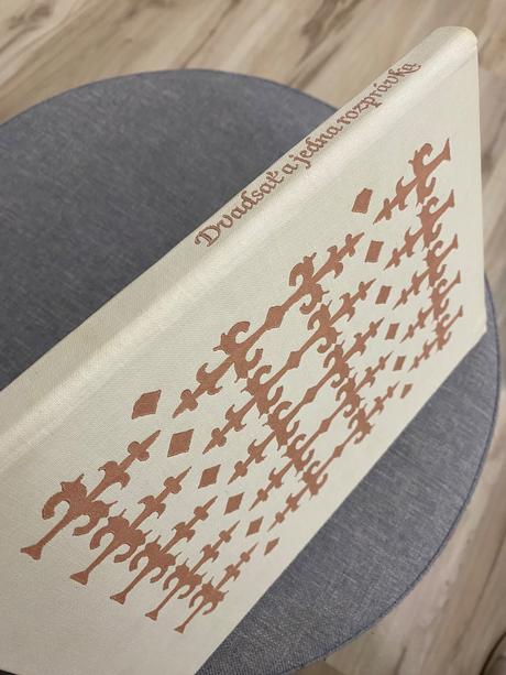 Stará retro kniha dvadsať a jedna rozprávka,