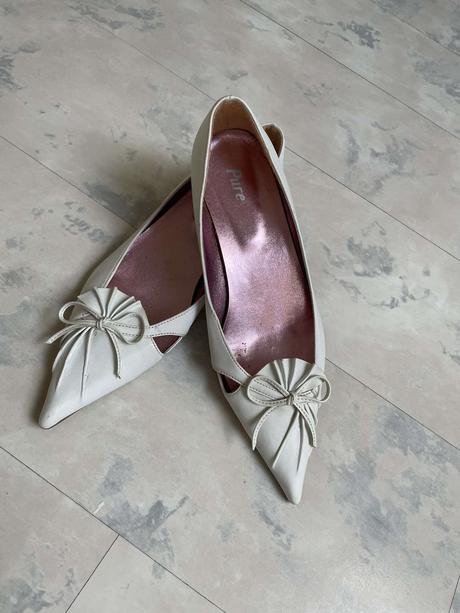 Nízke spoločenské lodičky, 38