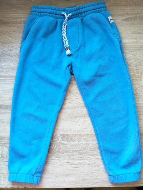 2x tepláky, reserved,98