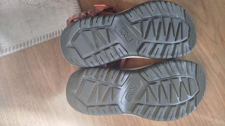 Teva nove sandale, 41