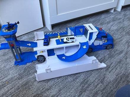 Rozkladacie policajné auto, 