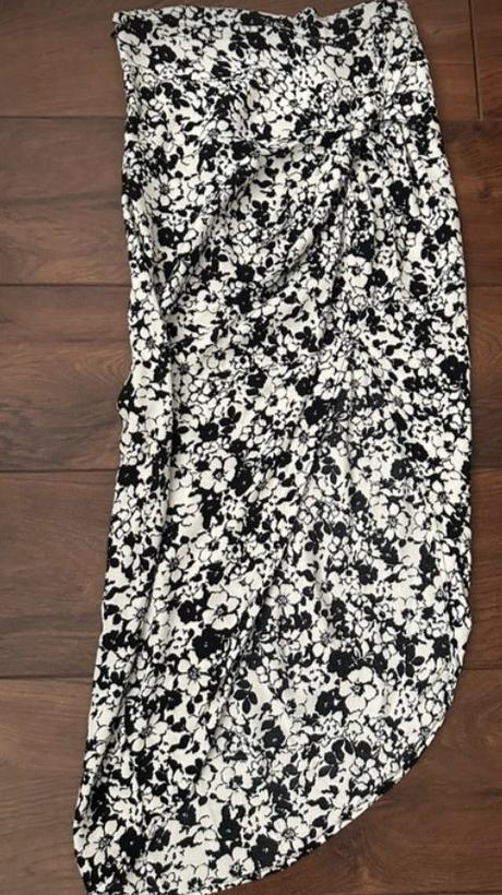 Dámska asymetrická sukňa s, s