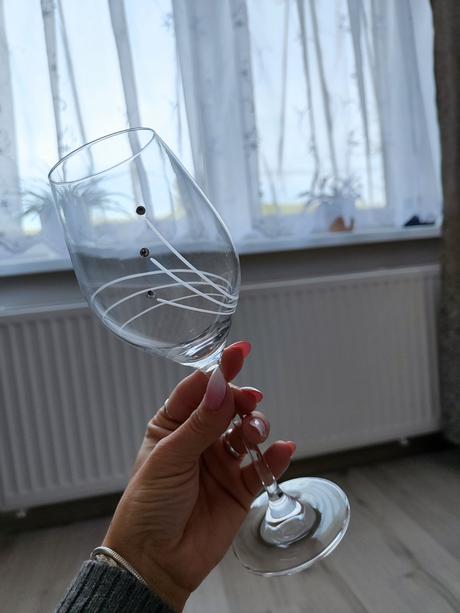 Svadobné nové poháre, 