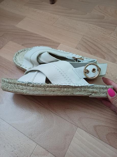 Sandale, reserved,37