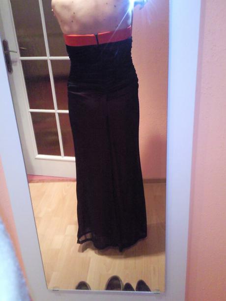 Spoločenské šaty, 36