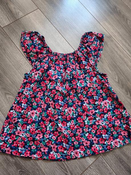 Floral top, h&m,134