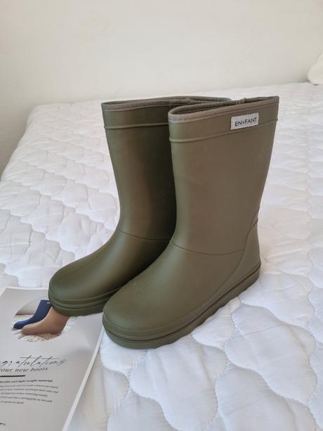 En fant gumáky, en fant,33