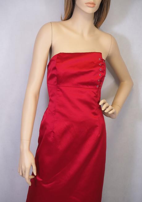 Kvalitné červené spoločenské šaty, s