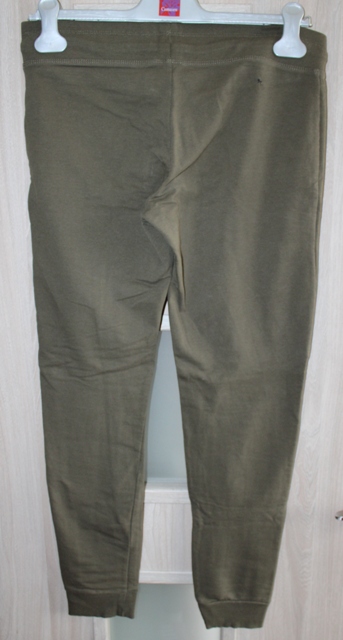 Zelené tepláky č. m, m