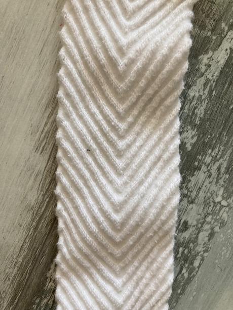 Rebrované pančuchy, 98