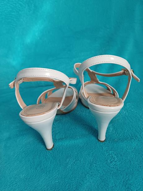 Svadobné sandále so striebornými kamienkami 39, 39