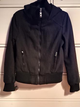 Bundička s kapucňou, new look,36