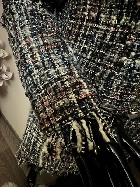 Krásny kabátik so striebornou niťou zn. gaudi, gaudi,l / m