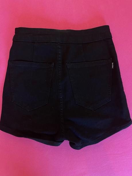 Bershka cierne sortky, bershka,36