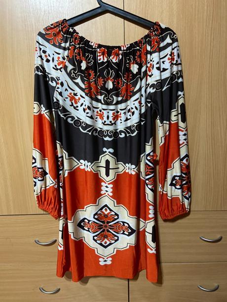 Šaty (kupované v taliansku), 38