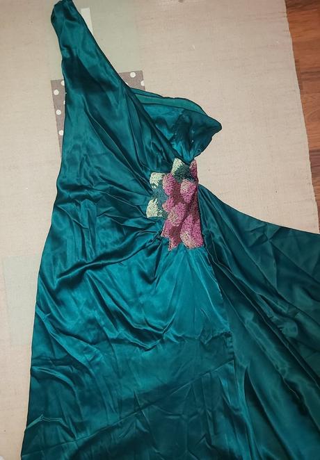 Luxusné hodvábne smaragdové šaty, mango,s