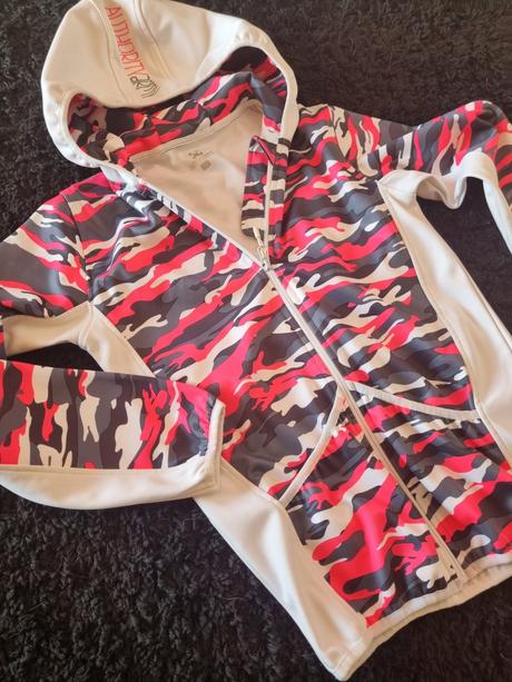 Mikina authority, authority,152