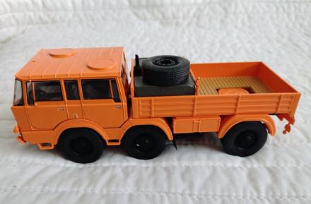 Zberateľský model tatra 813, 