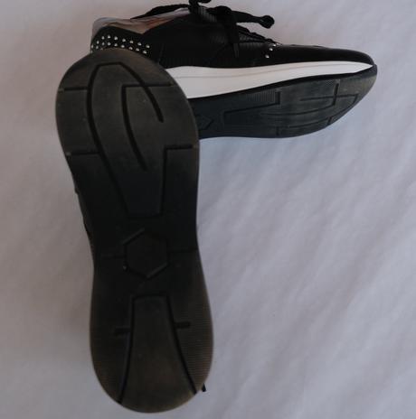 Čierne topánky, 39