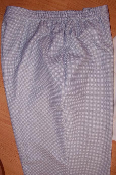 Kostym s bluzkou9, xl