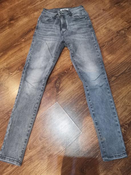 Rifle, cena za kus, m