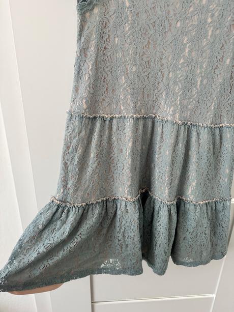 Čipkove volanove šaty, mohito,m